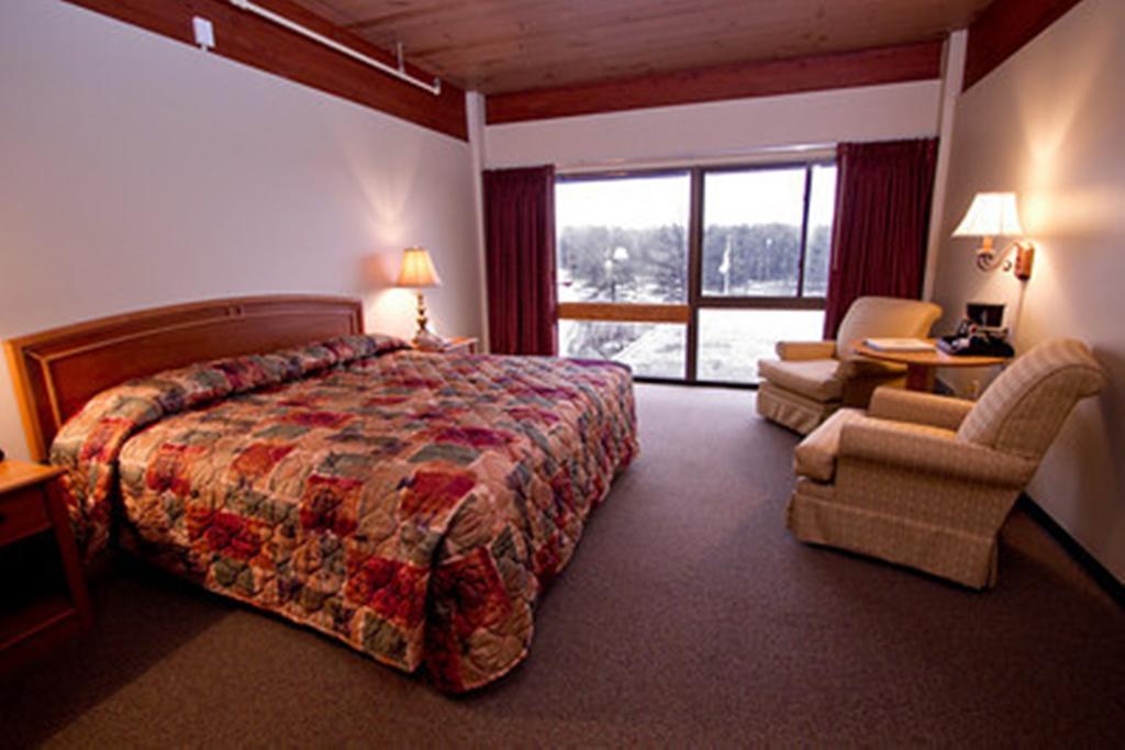 Pipestem Resort State Park Zimmer foto